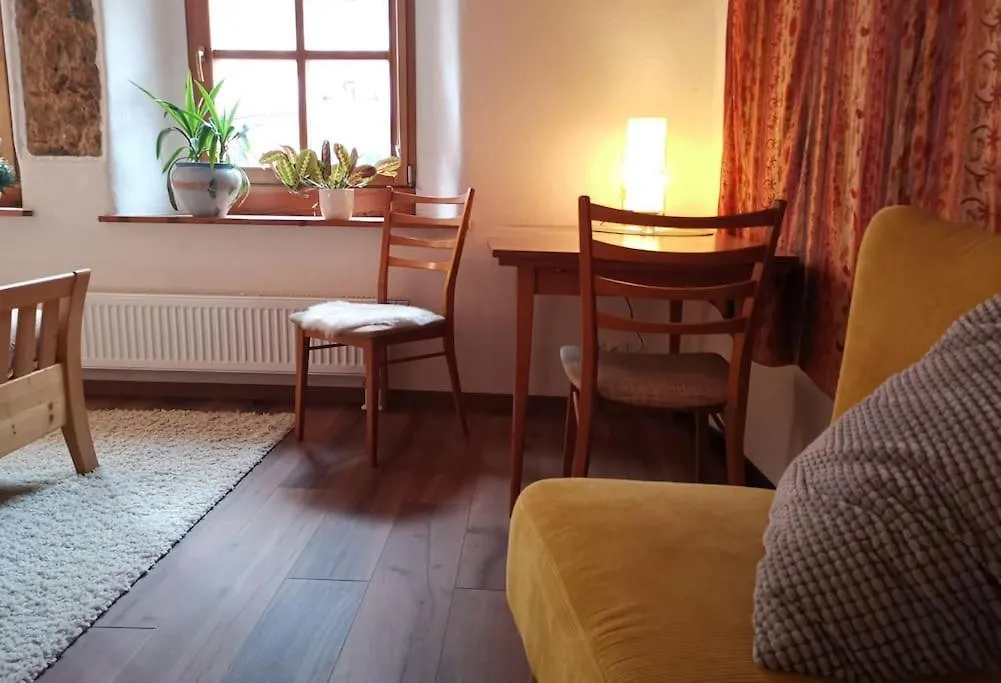 Apartment Charmantes Zimmer Mit Bad Im Stadtzentrum Pottenstein