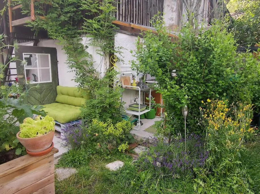 Apartment Charmantes Zimmer Mit Bad Im Stadtzentrum Pottenstein Germany
